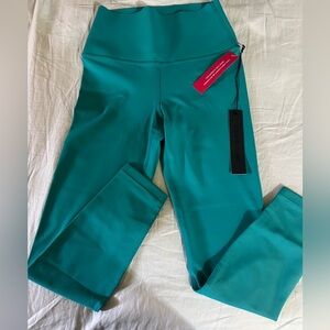 Carbon38 High Rise 7/8 Legging in Diamond Compression